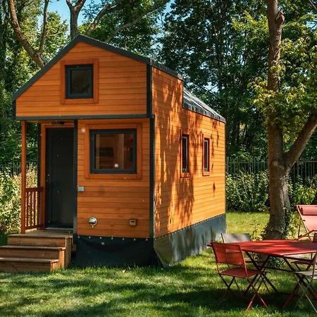 Camping Les Rives De Paris Campsite